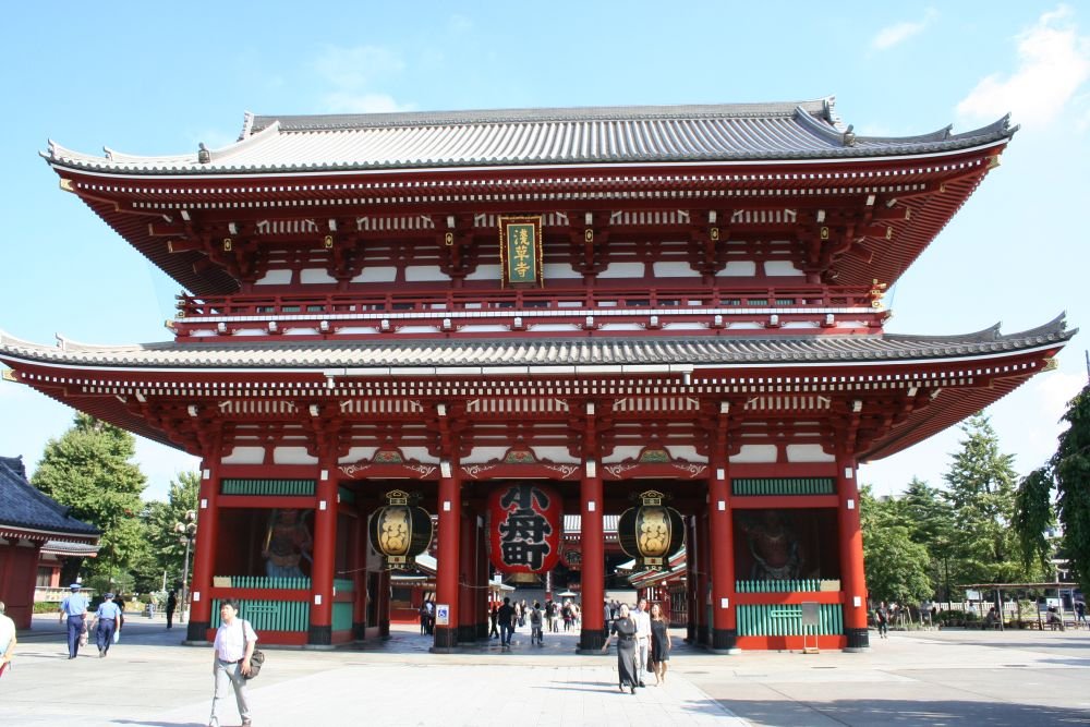 Puerta Kaminarimon en Asakusa, Tokyo. Japón